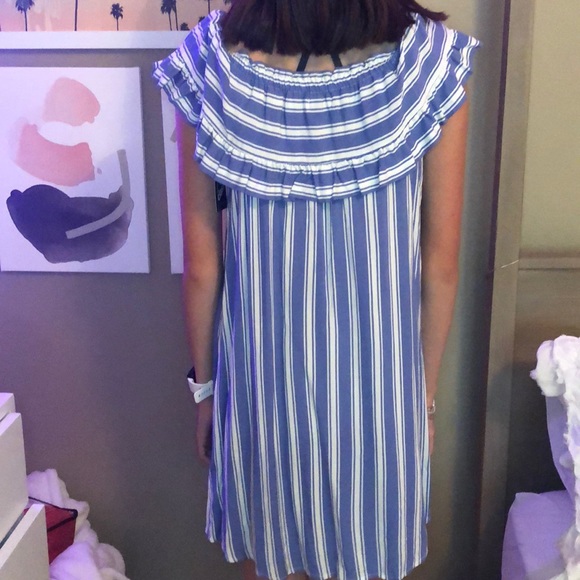 Kids dress perfect for the beach - Picture 2 of 3